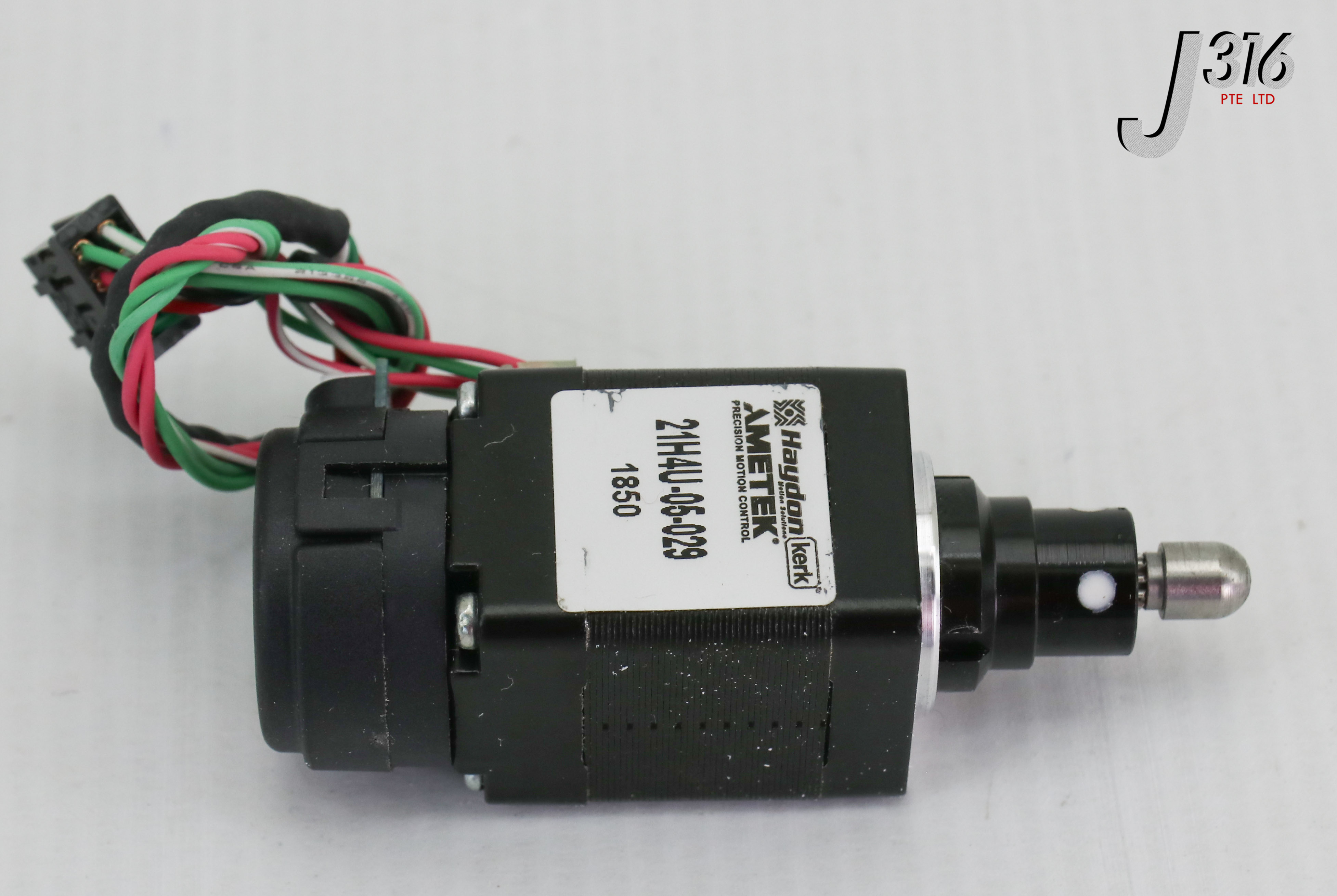 24867 AMETEK MICRO STEPPER MTR W/ ENCODER E4T-300-197-S-D-D-B